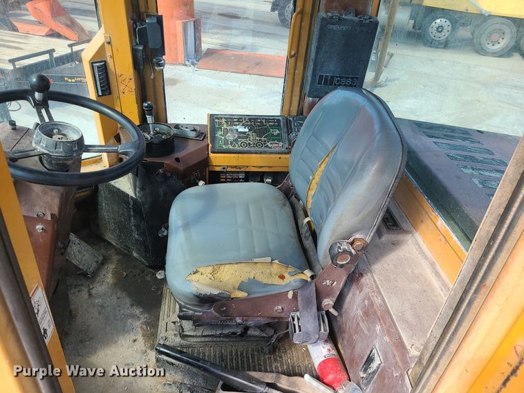 image for item DC6014 1995 Case 621B  wheel loader