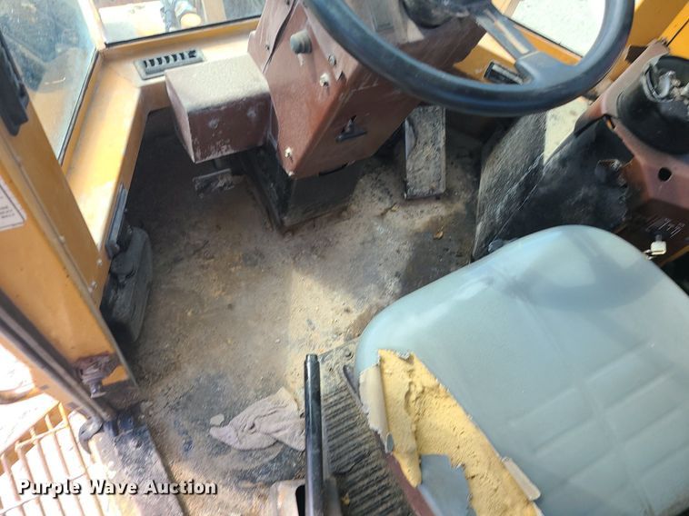 image for item DC6014 1995 Case 621B  wheel loader