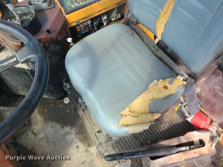 image for item DC6014 1995 Case 621B  wheel loader