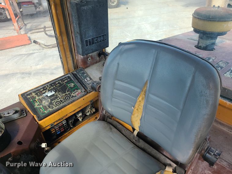 image for item DC6014 1995 Case 621B  wheel loader