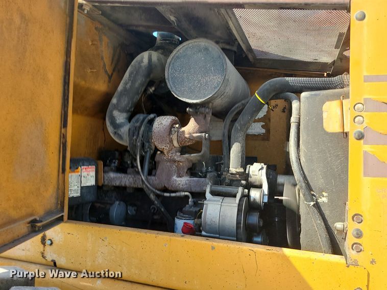 image for item DC6014 1995 Case 621B  wheel loader