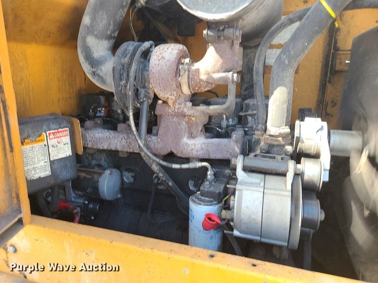 image for item DC6014 1995 Case 621B  wheel loader