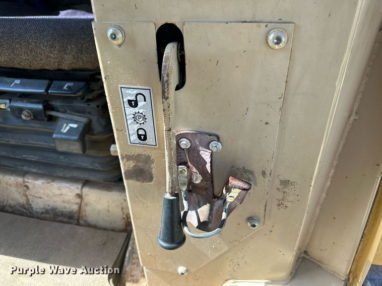 image for item DH8575 1995 Caterpillar D4XL  dozer