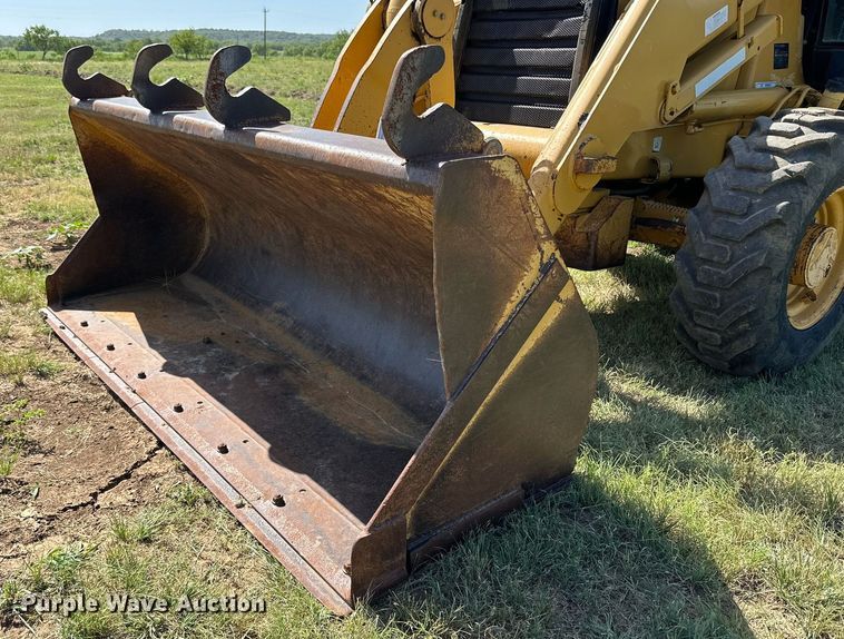 image for item DH8576 2002 Caterpillar 430D  backhoe