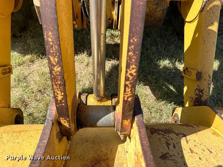 image for item DH8576 2002 Caterpillar 430D  backhoe