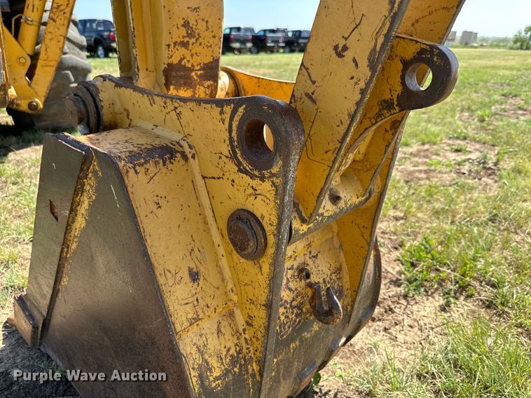image for item DH8576 2002 Caterpillar 430D  backhoe
