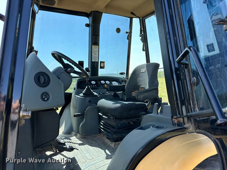 image for item DH8576 2002 Caterpillar 430D  backhoe