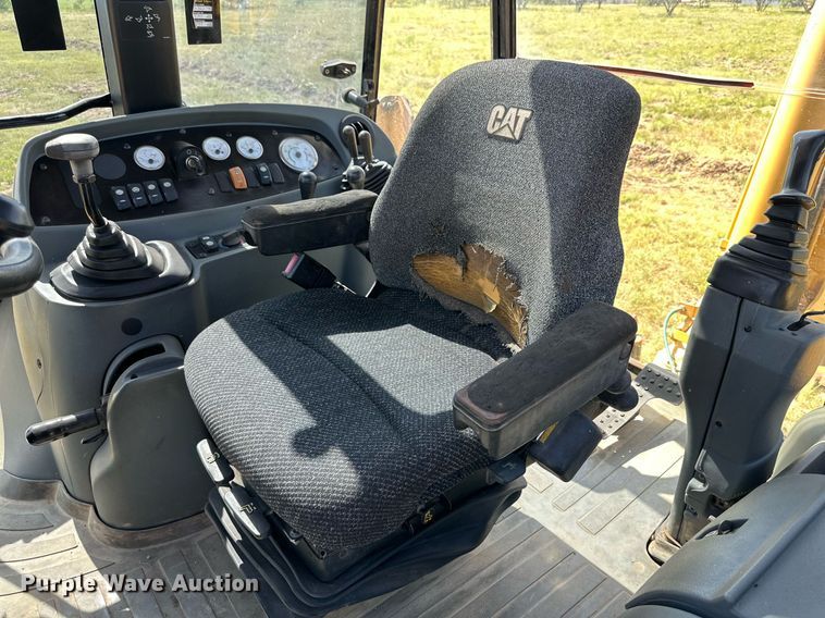 image for item DH8576 2002 Caterpillar 430D  backhoe