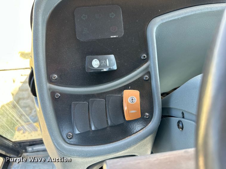 image for item DH8576 2002 Caterpillar 430D  backhoe