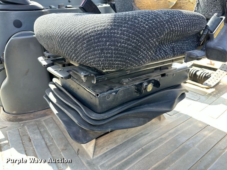 image for item DH8576 2002 Caterpillar 430D  backhoe