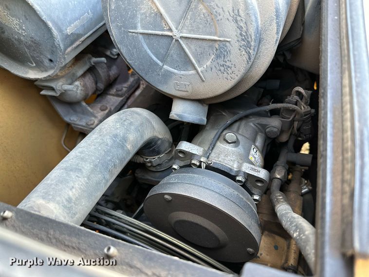 image for item DH8576 2002 Caterpillar 430D  backhoe