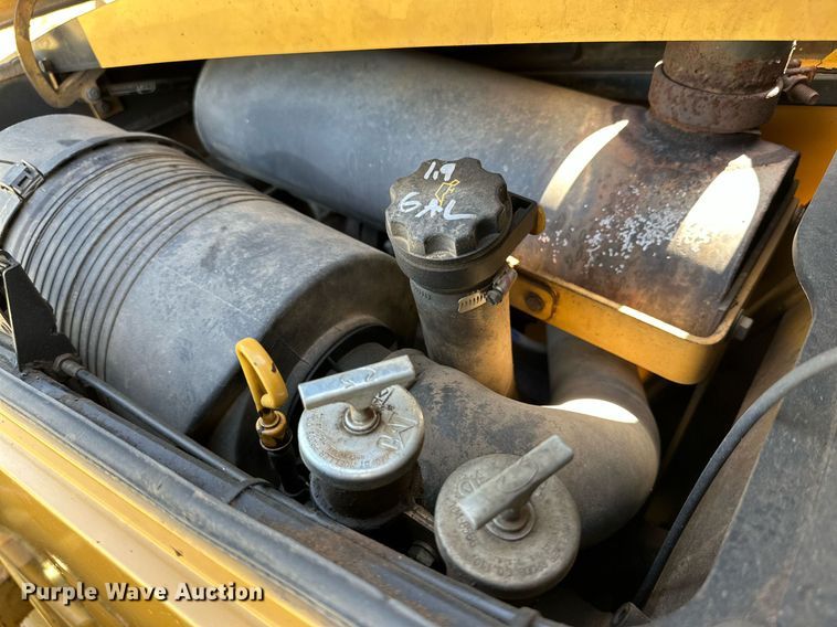 image for item DH8576 2002 Caterpillar 430D  backhoe