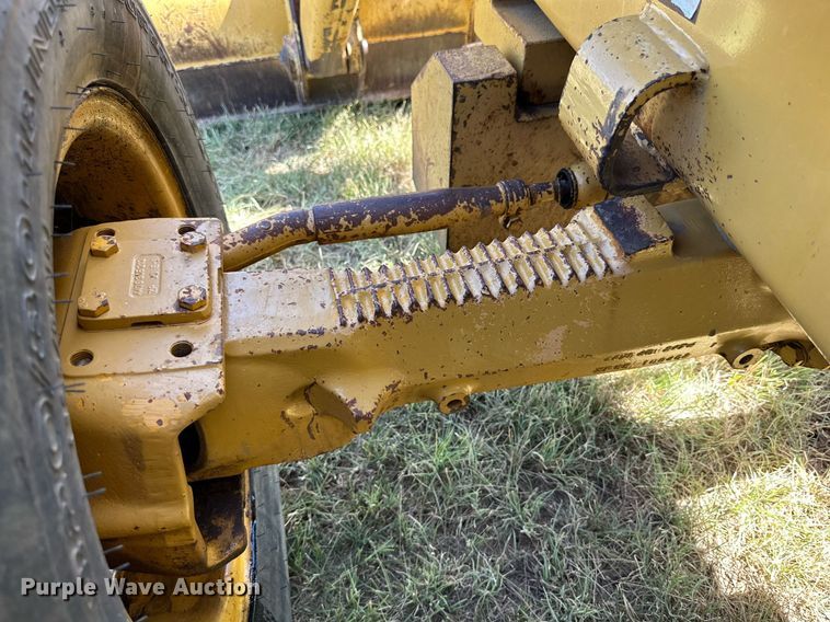 image for item DH8576 2002 Caterpillar 430D  backhoe