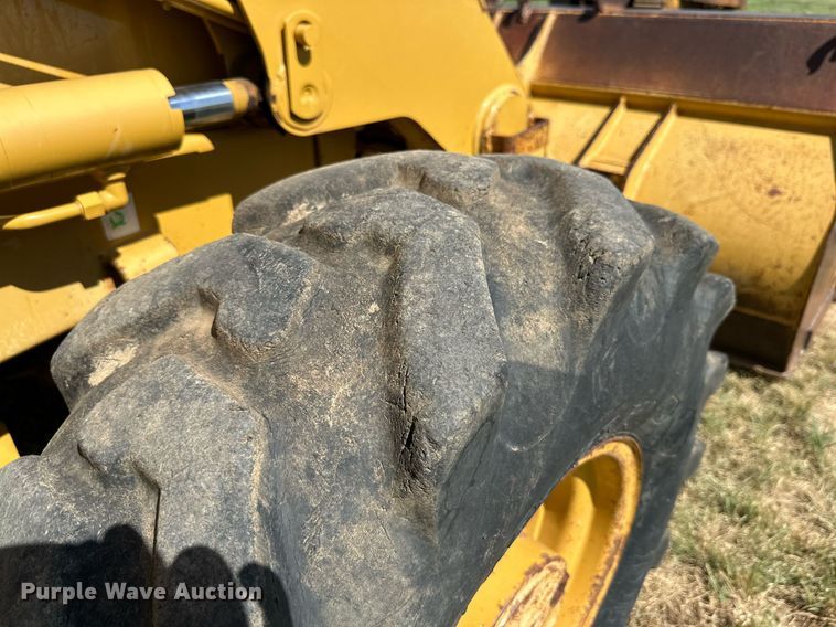 image for item DH8576 2002 Caterpillar 430D  backhoe