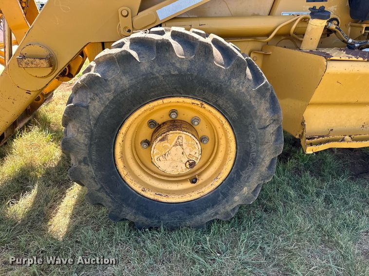 image for item DH8576 2002 Caterpillar 430D  backhoe