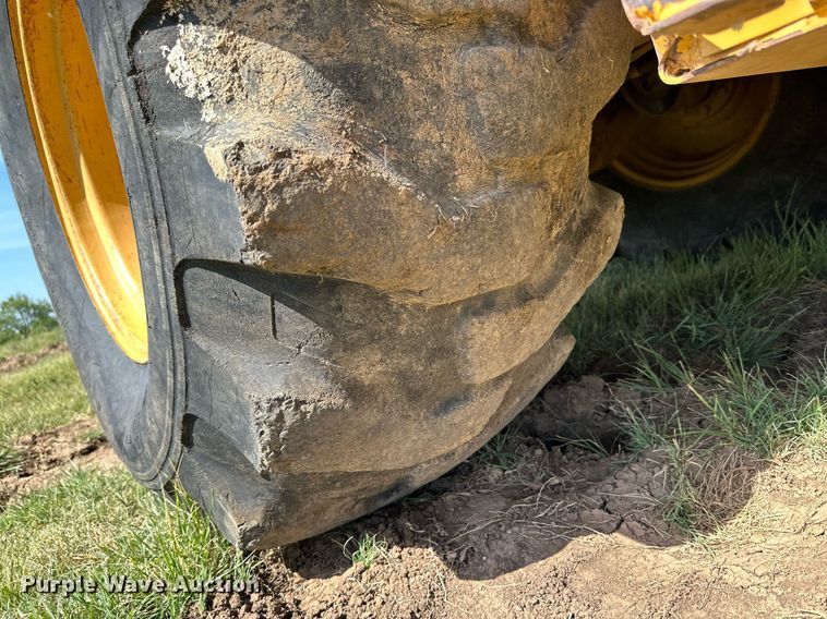 image for item DH8576 2002 Caterpillar 430D  backhoe