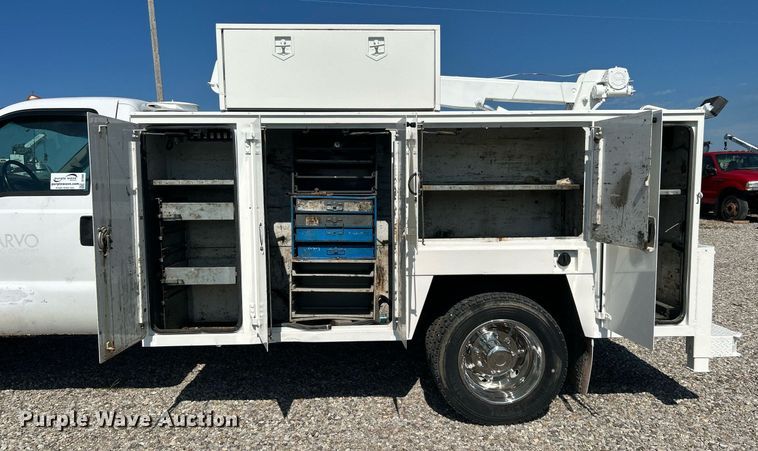 image for item DI7900 1999 Ford F450 Super Duty  utility / service truck