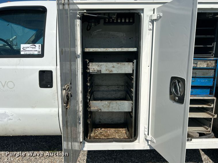 image for item DI7900 1999 Ford F450 Super Duty  utility / service truck