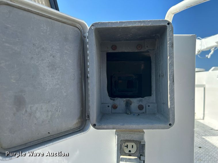 image for item DI7900 1999 Ford F450 Super Duty  utility / service truck