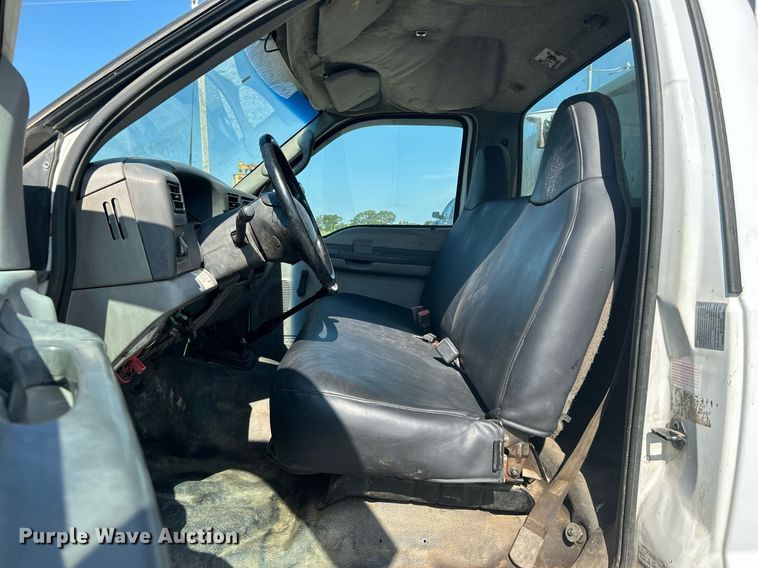 image for item DI7900 1999 Ford F450 Super Duty  utility / service truck