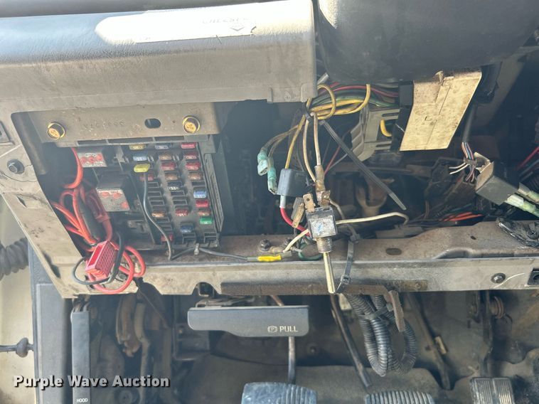 image for item DI7900 1999 Ford F450 Super Duty  utility / service truck