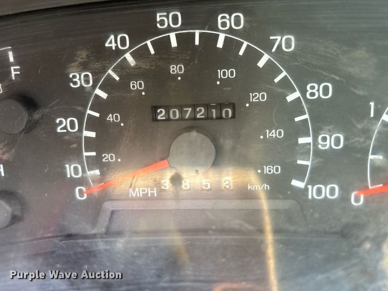 image for item DI7900 1999 Ford F450 Super Duty  utility / service truck