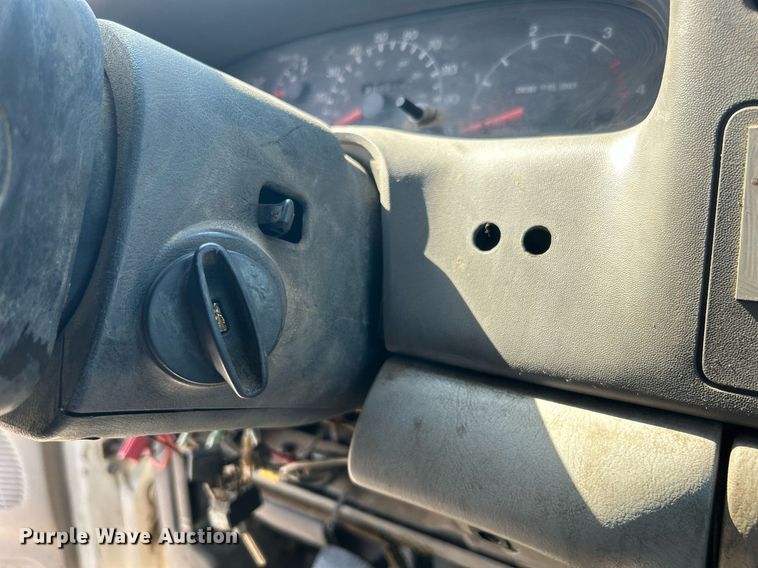 image for item DI7900 1999 Ford F450 Super Duty  utility / service truck