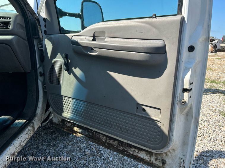 image for item DI7900 1999 Ford F450 Super Duty  utility / service truck