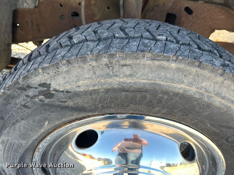 image for item DI7900 1999 Ford F450 Super Duty  utility / service truck