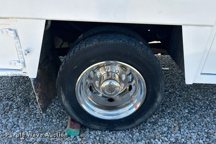 image for item DI7900 1999 Ford F450 Super Duty  utility / service truck