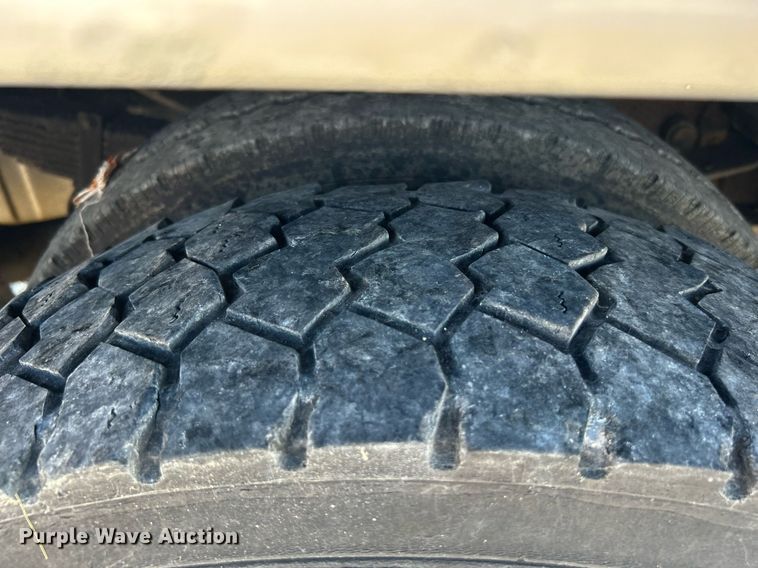 image for item DI7900 1999 Ford F450 Super Duty  utility / service truck