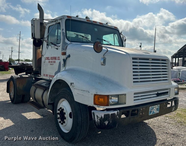 image for item DI7902 1996 International 8200  semi truck