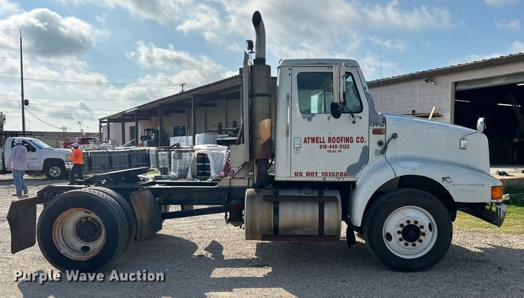 image for item DI7902 1996 International 8200  semi truck