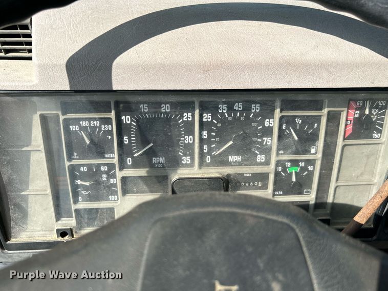 image for item DI7902 1996 International 8200  semi truck