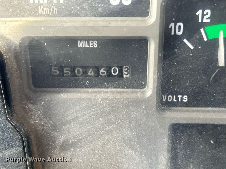 image for item DI7902 1996 International 8200  semi truck