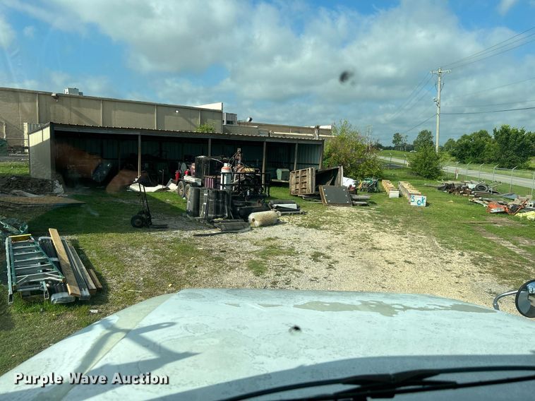 image for item DI7902 1996 International 8200  semi truck