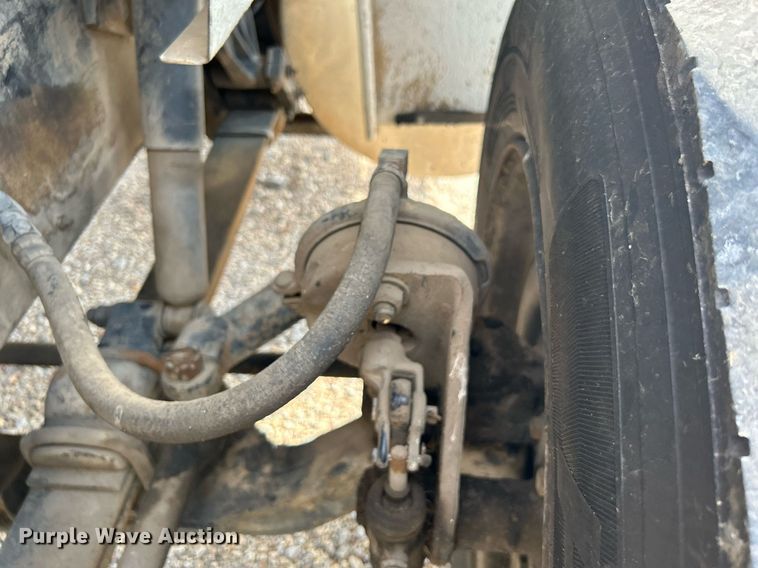 image for item DI7902 1996 International 8200  semi truck