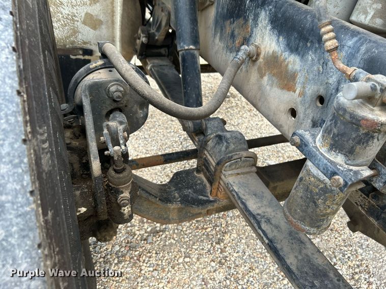 image for item DI7902 1996 International 8200  semi truck