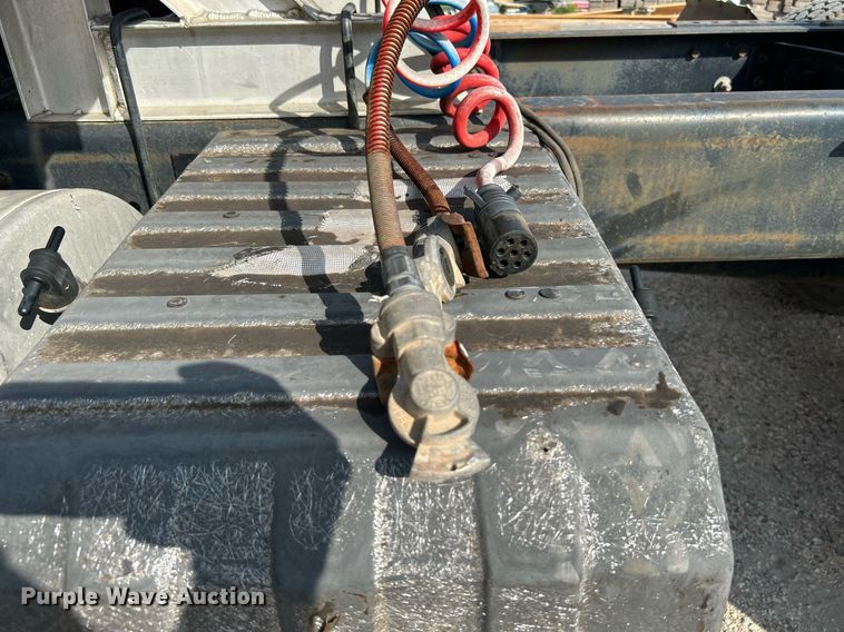 image for item DI7902 1996 International 8200  semi truck