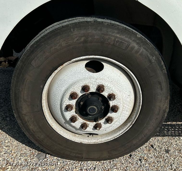 image for item DI7902 1996 International 8200  semi truck