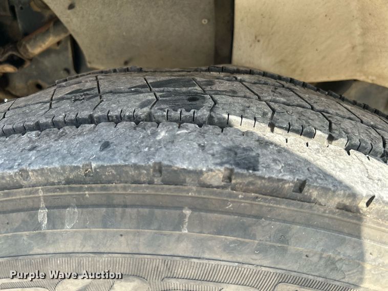 image for item DI7902 1996 International 8200  semi truck