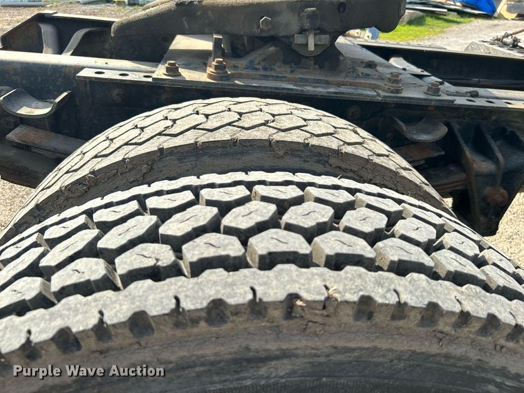 image for item DI7902 1996 International 8200  semi truck