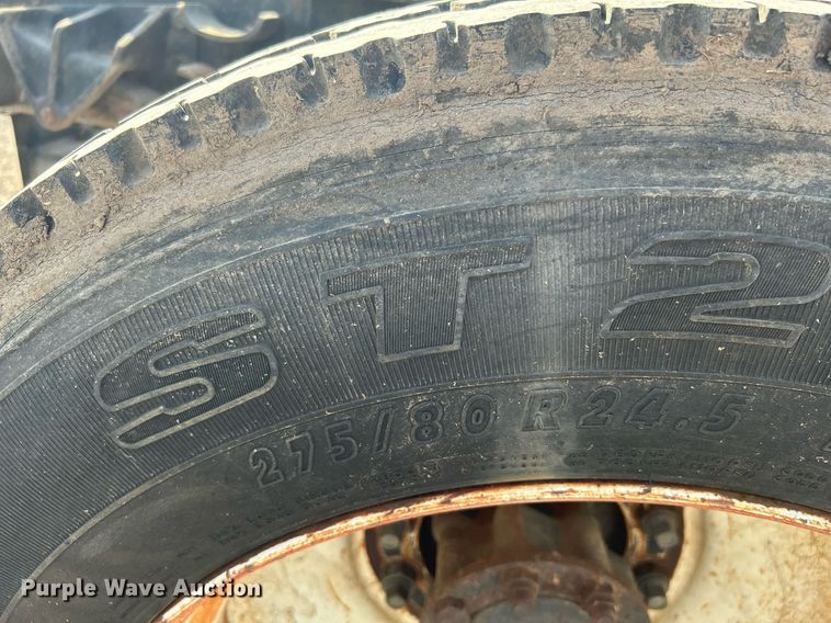 image for item DI7902 1996 International 8200  semi truck