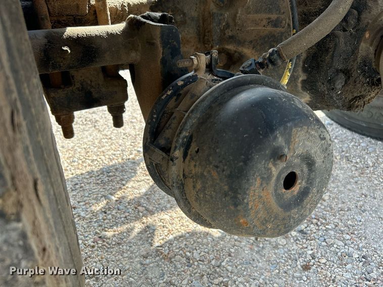 image for item DI7902 1996 International 8200  semi truck