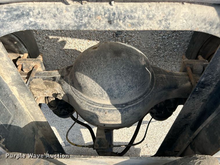 image for item DI7902 1996 International 8200  semi truck