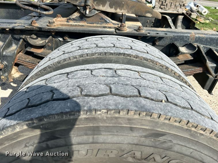 image for item DI7902 1996 International 8200  semi truck