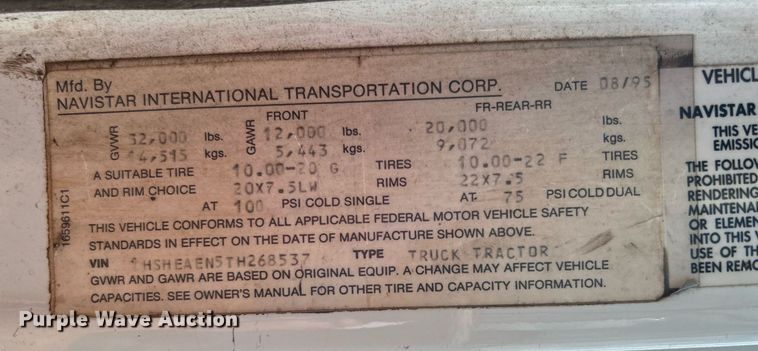 image for item DI7902 1996 International 8200  semi truck