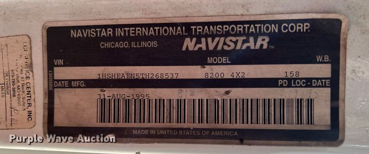 image for item DI7902 1996 International 8200  semi truck