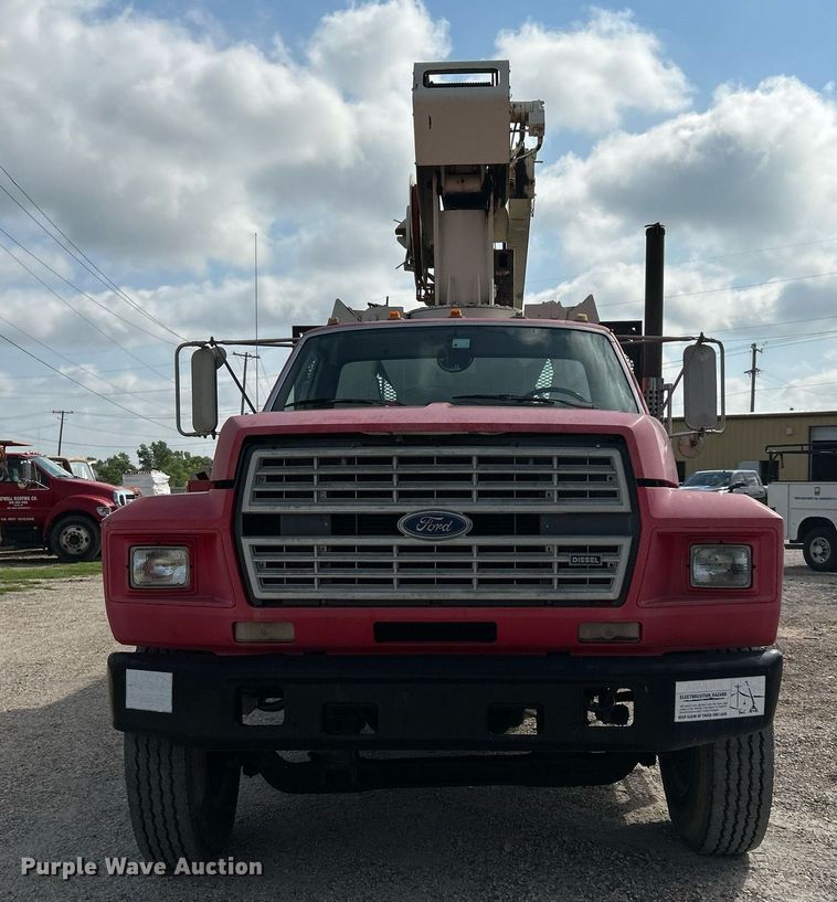 image for item DI7904 1990 Ford F800  crane truck