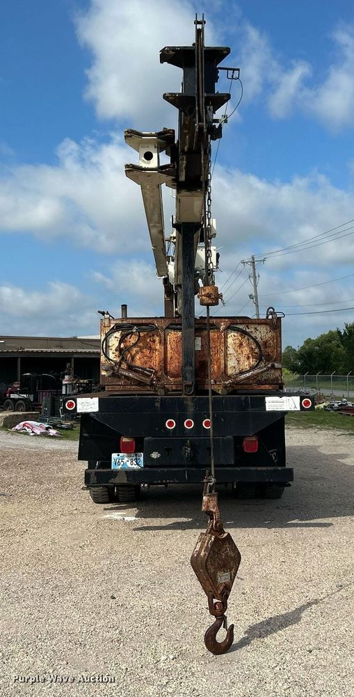 image for item DI7904 1990 Ford F800  crane truck